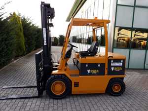 Carrello Elevatore Elettrico MONTINI 4000 A-CE Carrello Elevatore Elettrico MONTINI 4000 A-CE
