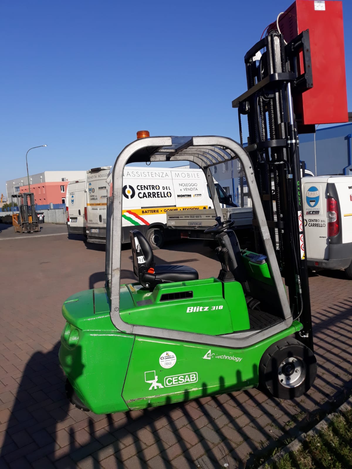 Carrello Elevatore Elettrico CESAB BLITZ 318