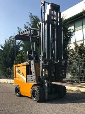 Carrello Elevatore Elettrico MONTINI MR 20 Compact Carrello Elevatore Elettrico MONTINI MR 20 Compact